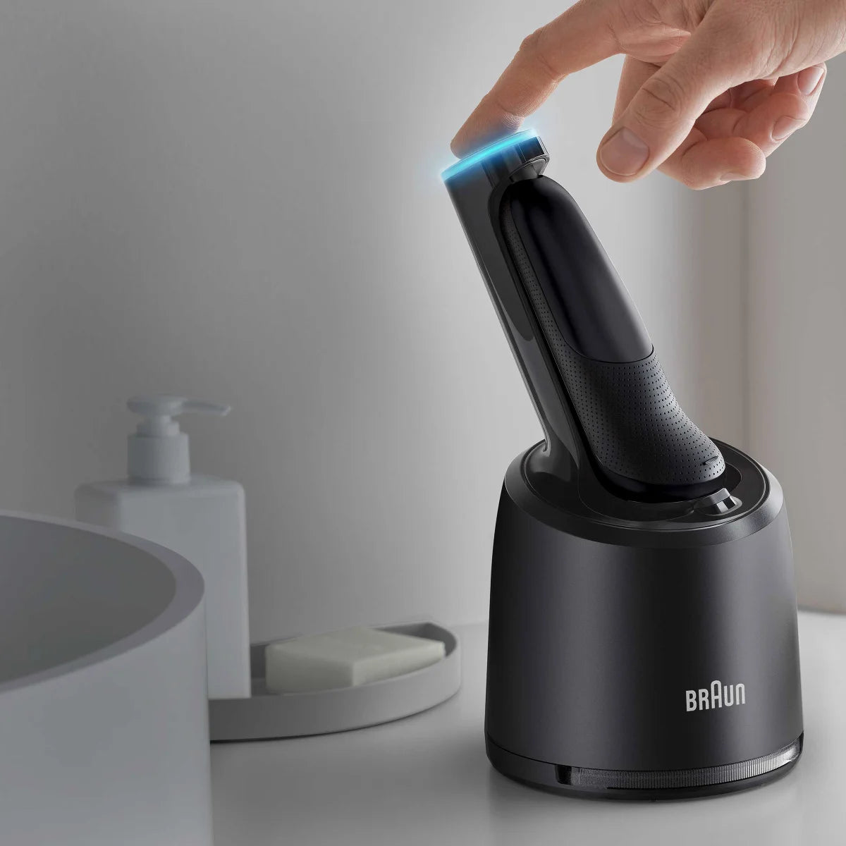 Braun 7075cc Series 7 Shaver with SmartCare Centre
