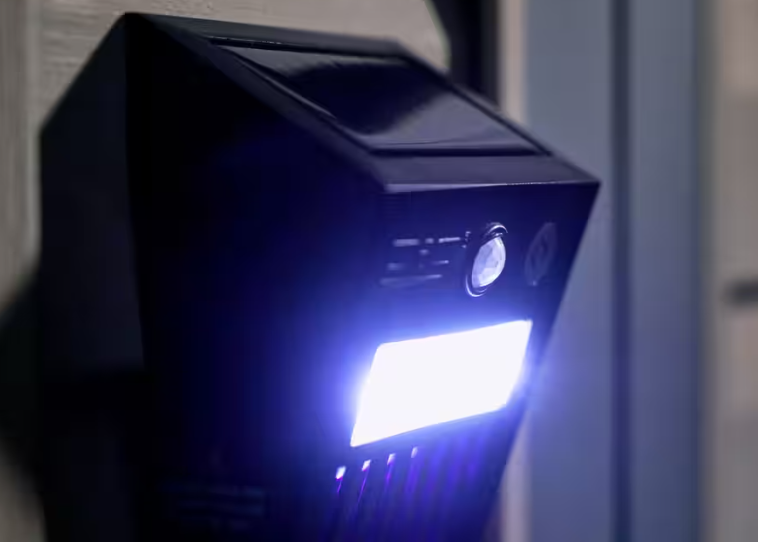 PIC 700V 6-Hour Solar Weather-Proof UV-A Mosquito/Bug Zapper & Motion LED Light
