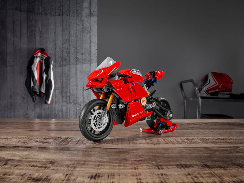 Lego Technic : Ducati Panigale V4 R 646 pcs 42107